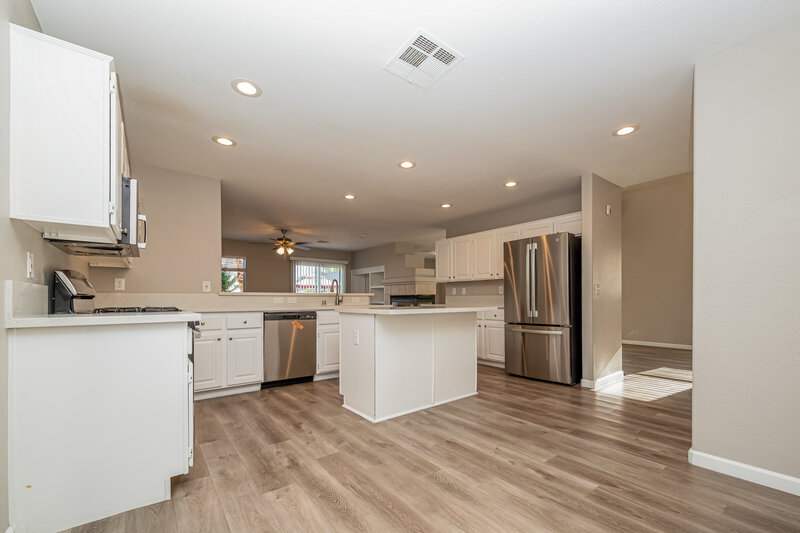 2,385/Mo, 8928 Square Knot Ave Las Vegas, NV 89143 Kitchen View 2