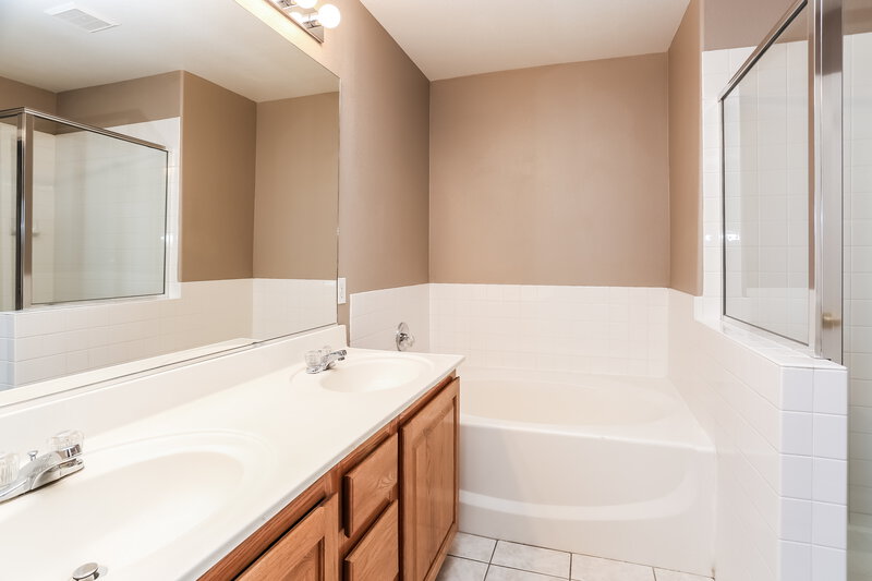 2,385/Mo, 8928 Square Knot Ave Las Vegas, NV 89143 Master Bathroom View