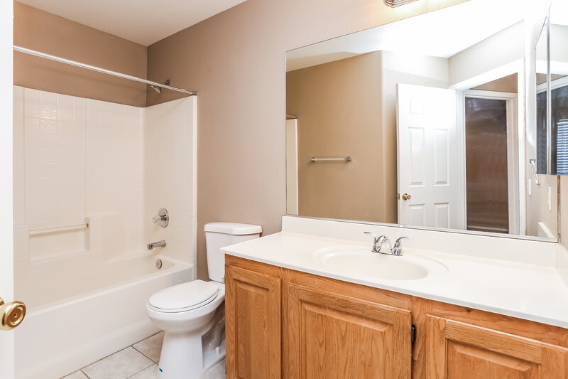 2,385/Mo, 8928 Square Knot Ave Las Vegas, NV 89143 Bathroom View