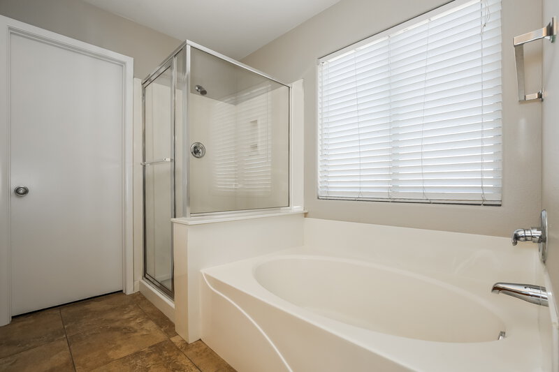 3,740/Mo, 8600 Hidden Pines Ave Las Vegas, NV 89143 Main Bathroom View 2