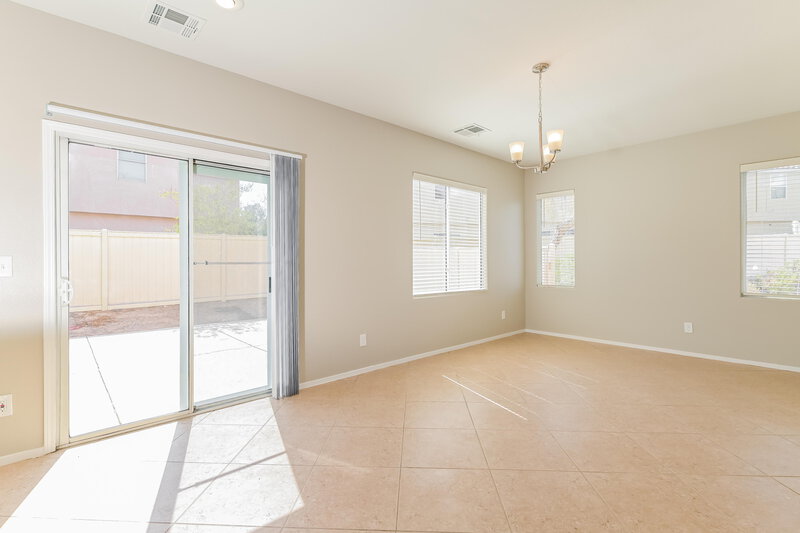 2,200/Mo, 10946 Sadlers Wells St Henderson, NV 89052 Dining Room View