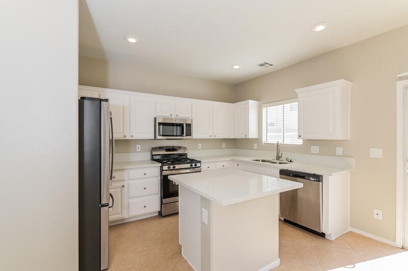 2,200/Mo, 10946 Sadlers Wells St Henderson, NV 89052 Kitchen View 2