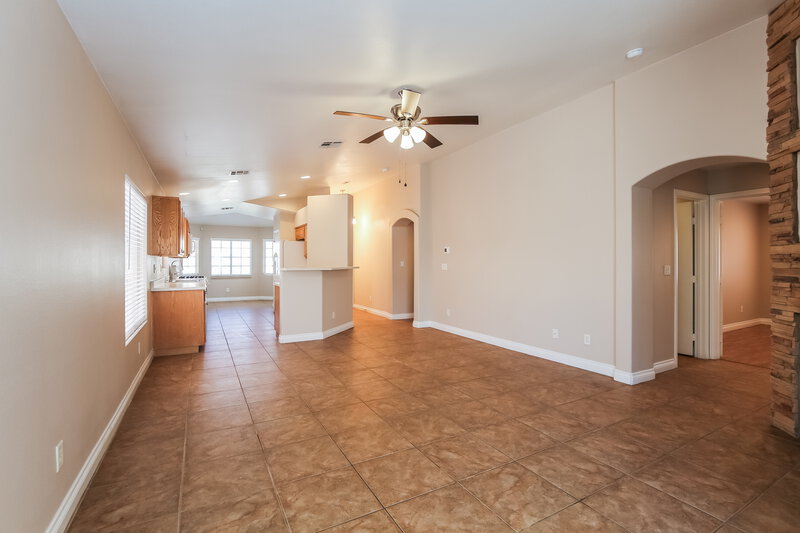 2,040/Mo, 1019 Edgestone Mark Ave North Las Vegas, NV 89081 Living Room View 3