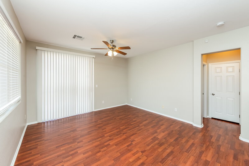 2,000/Mo, 6604 Frances Celia Ave Las Vegas, NV 89122 Living Room View