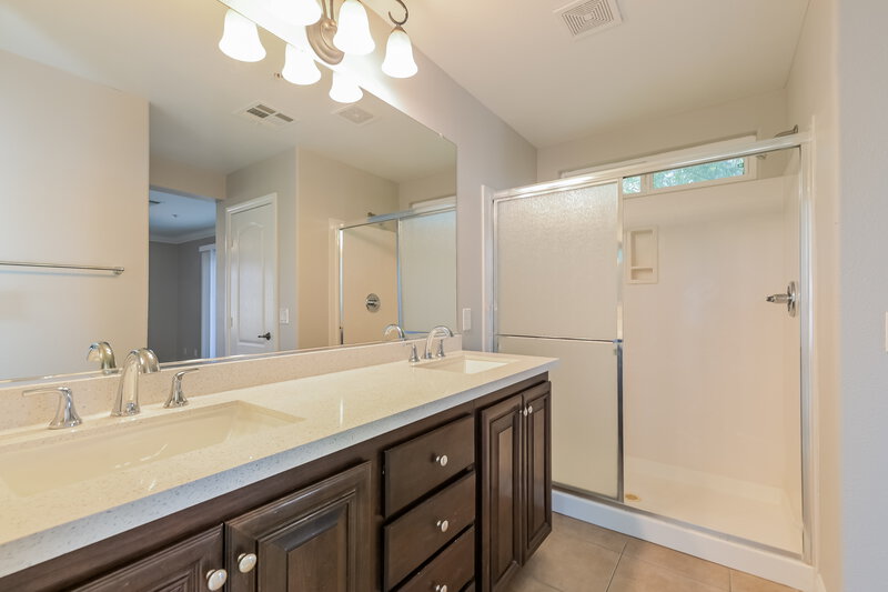 2,225/Mo, 166 Cloud Cover Ave Henderson, NV 89002 Main Bathroom View
