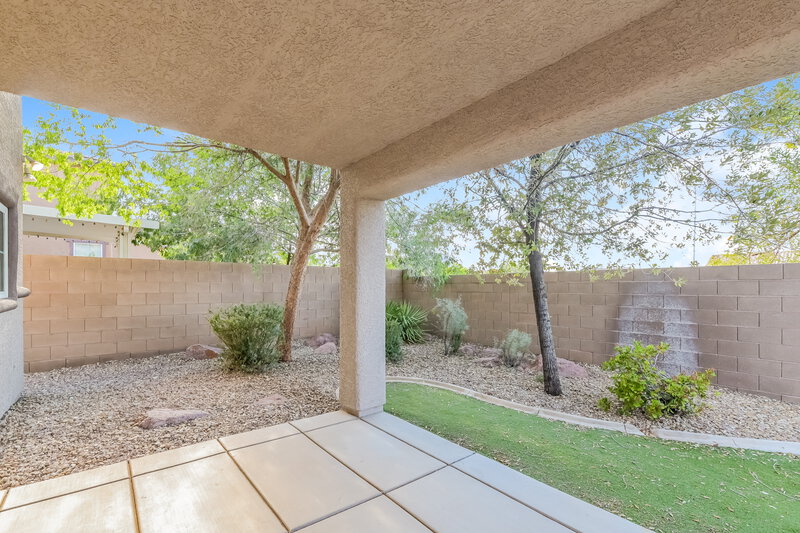 2,225/Mo, 166 Cloud Cover Ave Henderson, NV 89002 Covered Patio View