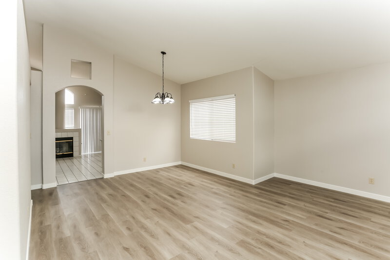 1,750/Mo, 2308 Knoll Crest Ave North Las Vegas, NV 89032 Living Room View