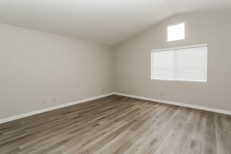 1,750/Mo, 2308 Knoll Crest Ave North Las Vegas, NV 89032 Main Bedroom View