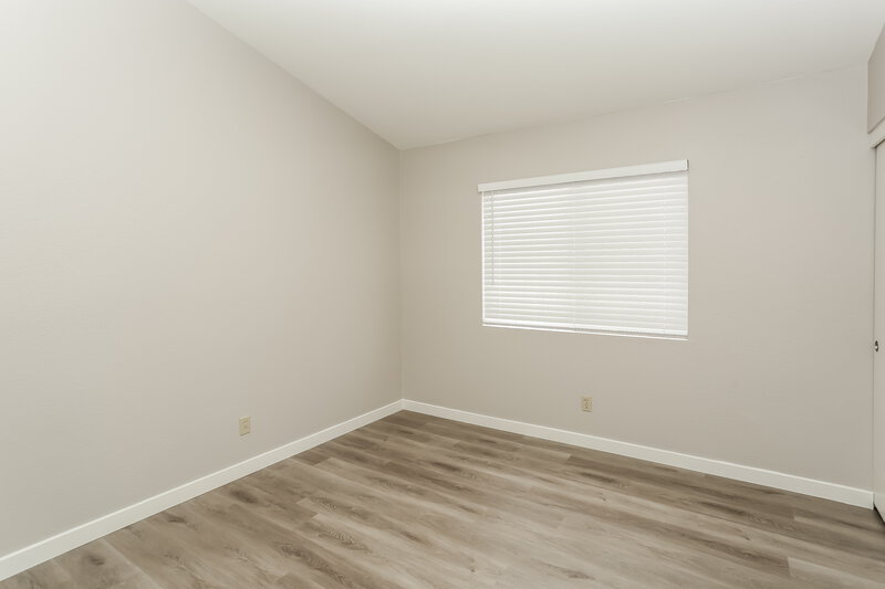 1,750/Mo, 2308 Knoll Crest Ave North Las Vegas, NV 89032 Bedroom View