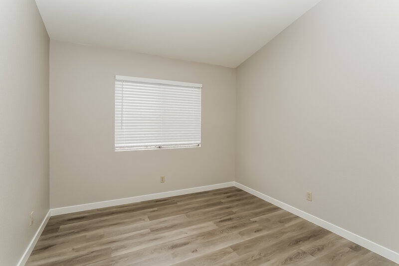 1,750/Mo, 2308 Knoll Crest Ave North Las Vegas, NV 89032 Bedroom View 2