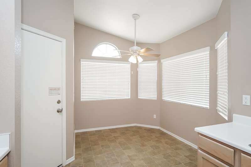 1,975/Mo, 8372 Green Cedar Dr Las Vegas, NV 89123 Dining Room View