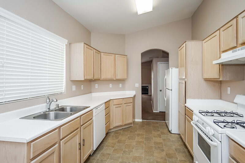 1,975/Mo, 8372 Green Cedar Dr Las Vegas, NV 89123 Kitchen View 2