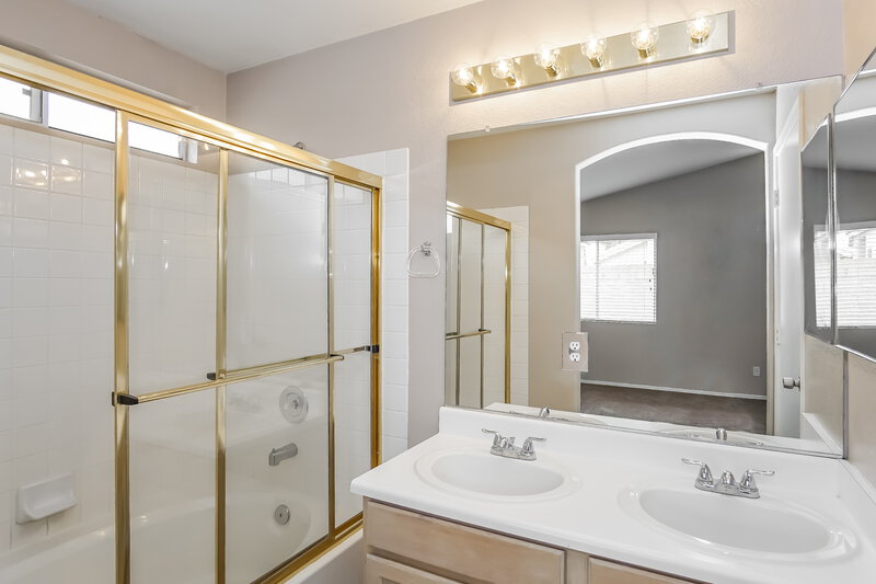 1,975/Mo, 8372 Green Cedar Dr Las Vegas, NV 89123 Master Bathroom View