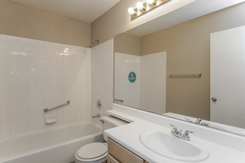 1,975/Mo, 8372 Green Cedar Dr Las Vegas, NV 89123 Bathroom View