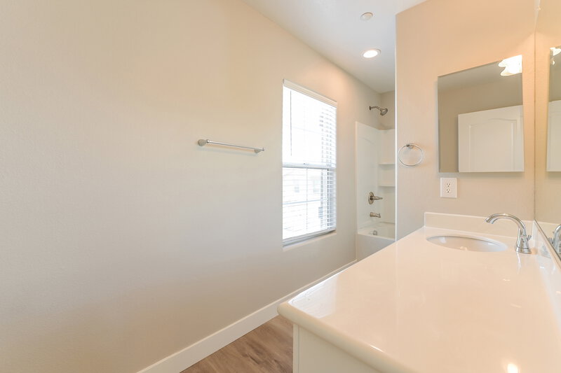 2,020/Mo, 1168 Gecko Rd Henderson, NV 89002 Main Bathroom View