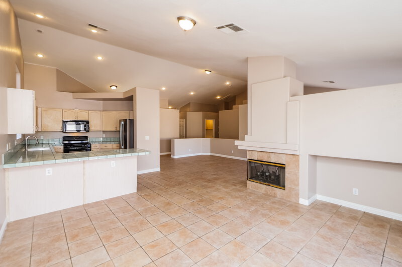 2,485/Mo, 120 Mint Orchard Dr Henderson, NV 89002 Living Room View 4