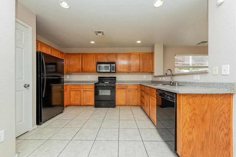 2,095/Mo, 10425 Concetta Ave Las Vegas, NV 89129 Kitchen View