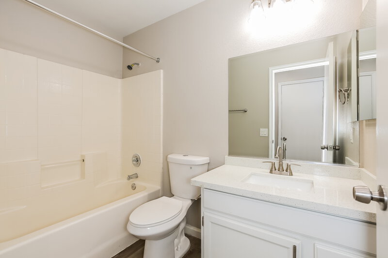 2,335/Mo, 2026 Maui Surf Ave North Las Vegas, NV 89031 Bathroom View