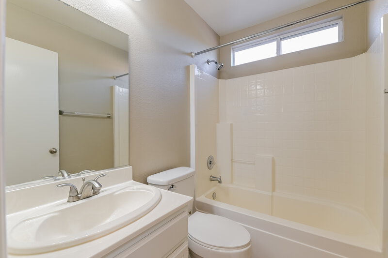 1,775/Mo, 8800 Big Bear Pines Avenue Las Vegas, NV 89143 Bathroom View