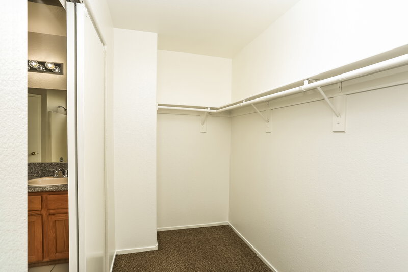 2,875/Mo, 3917 Marble Mountain St Las Vegas, NV 89129 Amenities View