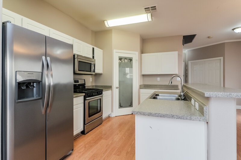 1,990/Mo, 6000 Aimless St Henderson, NV 89011 Kitchen View