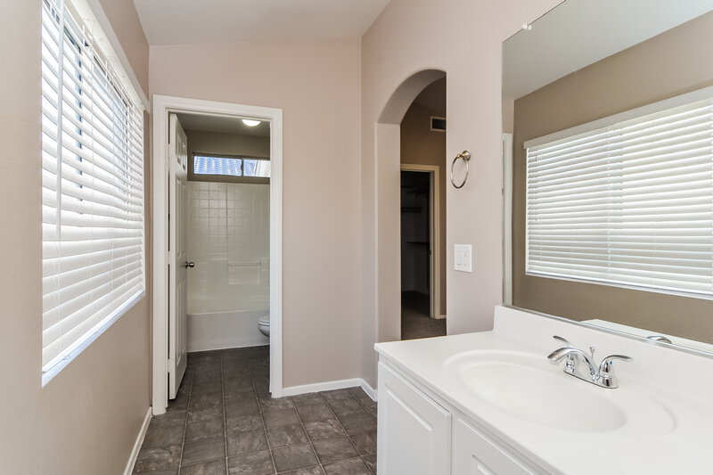 1,990/Mo, 6000 Aimless St Henderson, NV 89011 Main Bathroom View