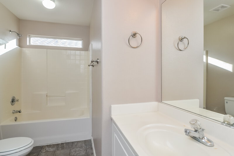 1,990/Mo, 6000 Aimless St Henderson, NV 89011 Bathroom View