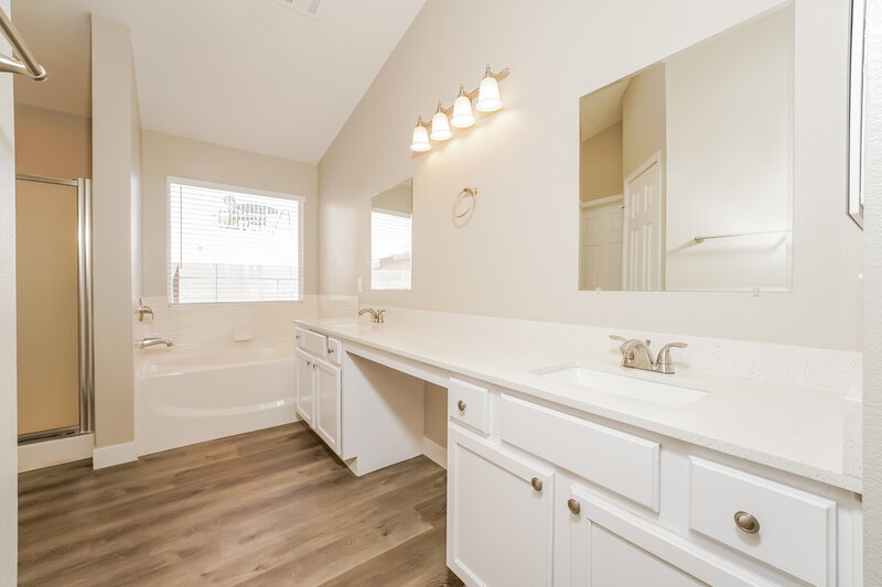 2,315/Mo, 3424 Lute St North Las Vegas, NV 89032 Main Bathroom View