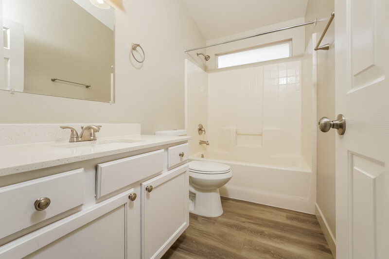 2,315/Mo, 3424 Lute St North Las Vegas, NV 89032 Bathroom View