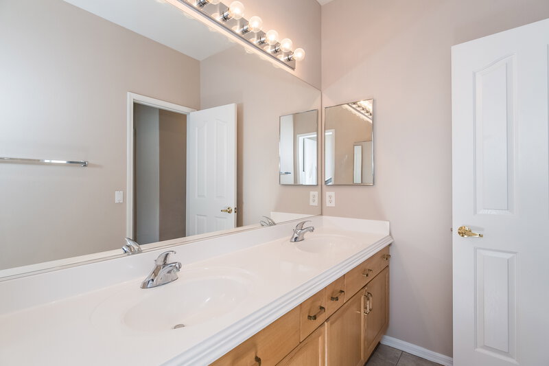 3,740/Mo, 7221 Golden Falcon St Las Vegas, NV 89131 Bathroom View 3