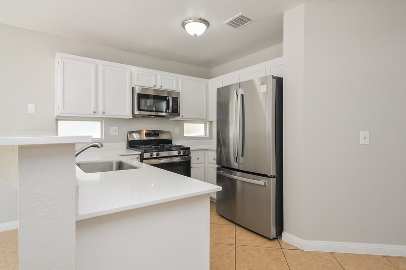 2,250/Mo, 5571 Slice Dr Las Vegas, NV 89142 Kitchen View