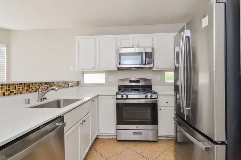 2,250/Mo, 5571 Slice Dr Las Vegas, NV 89142 Kitchen View 2