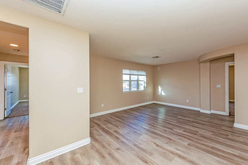 2,750/Mo, 5724 Breckenridge St North Las Vegas, NV 89081 Loft View