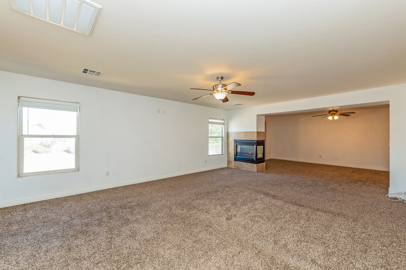 2,750/Mo, 5724 Breckenridge St North Las Vegas, NV 89081 Main Bedroom View