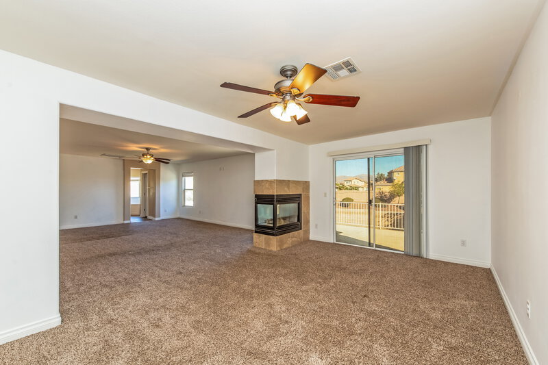 2,750/Mo, 5724 Breckenridge St North Las Vegas, NV 89081 Main Bedroom View 2