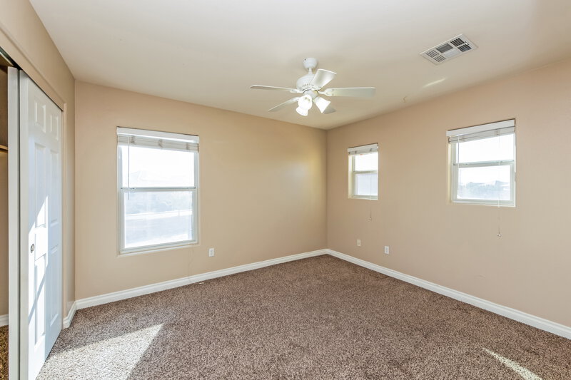 2,750/Mo, 5724 Breckenridge St North Las Vegas, NV 89081 Bedroom View
