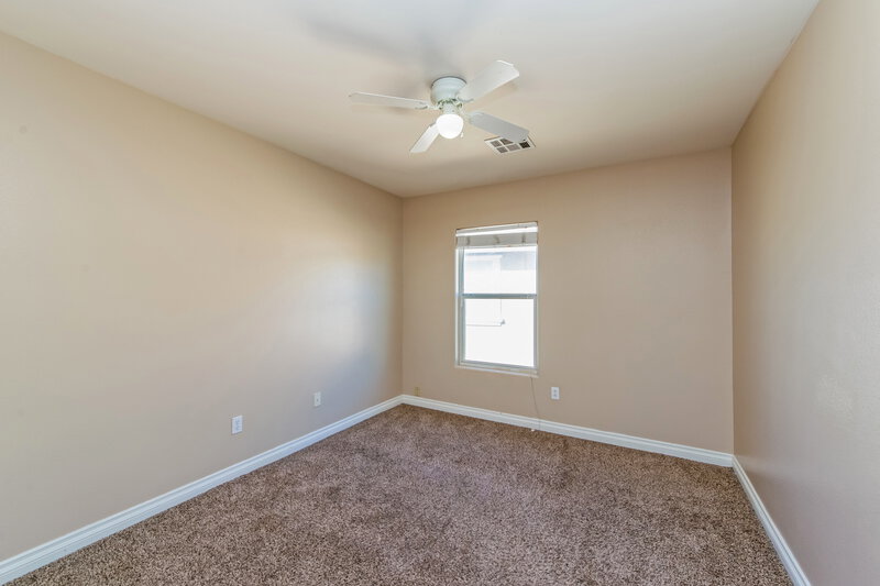 2,750/Mo, 5724 Breckenridge St North Las Vegas, NV 89081 Bedroom View 3