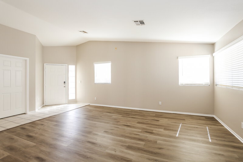 1,790/Mo, 5439 Coleman St North Las Vegas, NV 89031 Living Room View