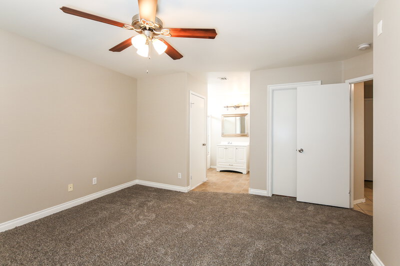 1,790/Mo, 5439 Coleman St North Las Vegas, NV 89031 Main Bedroom View 2