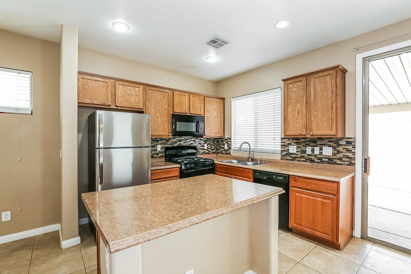 1,995/Mo, 6440 Butterfly Sky St North Las Vegas, NV 89084 Kitchen View