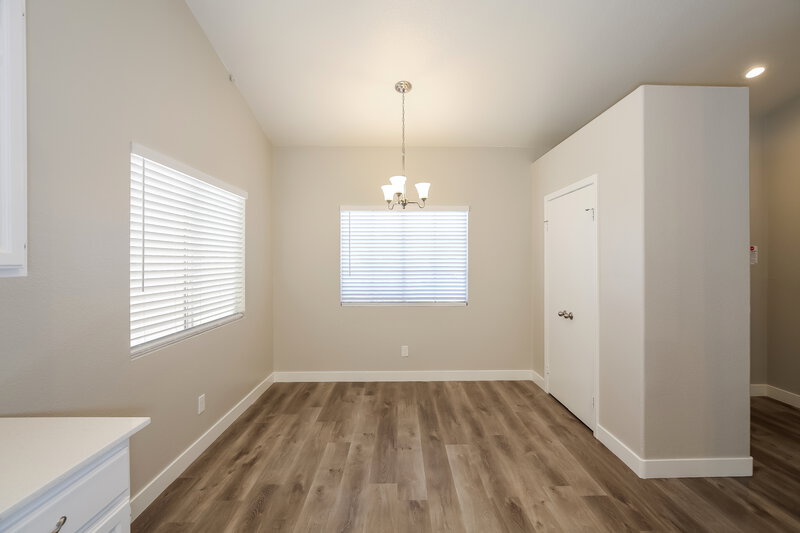 2,075/Mo, 2407 Inlet Beach Ct North Las Vegas, NV 89031 Dining Room View