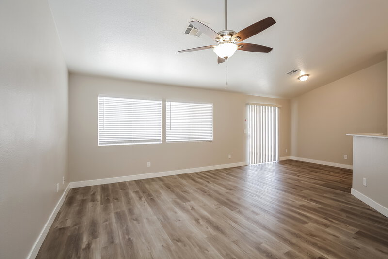 2,075/Mo, 2407 Inlet Beach Ct North Las Vegas, NV 89031 Breakfast Nook View
