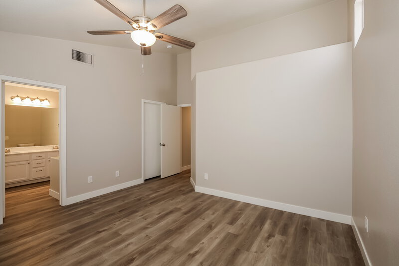 2,075/Mo, 2407 Inlet Beach Ct North Las Vegas, NV 89031 Main Bedroom View 2