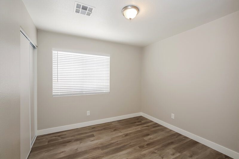 2,075/Mo, 2407 Inlet Beach Ct North Las Vegas, NV 89031 Bedroom View 3