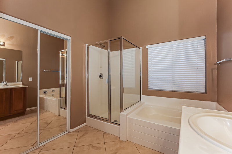 2,095/Mo, 5928 Baronne Prevost St North Las Vegas, NV 89081 Main Bathroom View