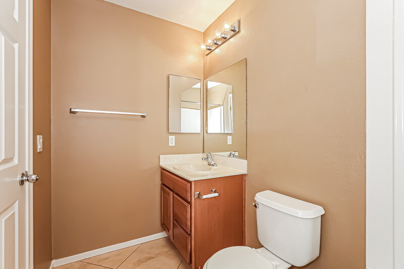 2,095/Mo, 5928 Baronne Prevost St North Las Vegas, NV 89081 Bathroom View