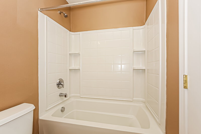 2,095/Mo, 5928 Baronne Prevost St North Las Vegas, NV 89081 Bathroom View 2