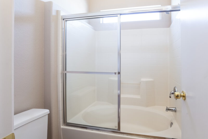 1,885/Mo, 6337 Whispering Meadow Ct Las Vegas, NV 89130 Master Bathroom View 2