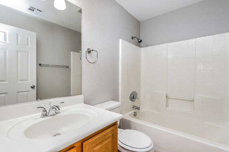 2,390/Mo, 9342 Boulder Opal Ave Las Vegas, NV 89148 Bathroom View 2