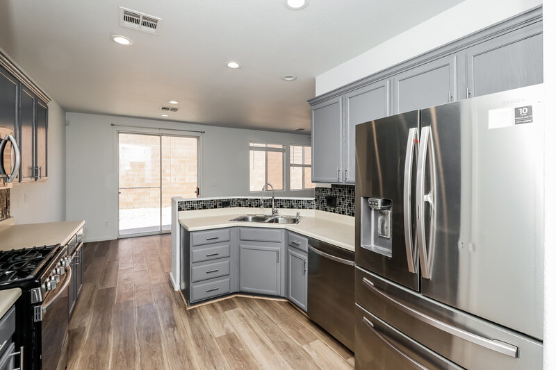 2,300/Mo, 639 Marlberry Pl Henderson, NV 89015 Kitchen View